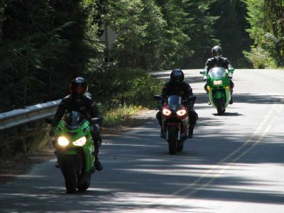 riders-coming-up-fr57.jpg