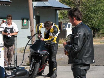 nobowl-gassing-up.jpg