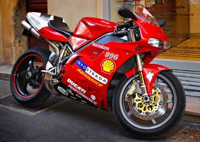 Hyper-Cool Ducati, Aix