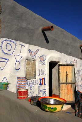 Wall paintings, Ayorou island village