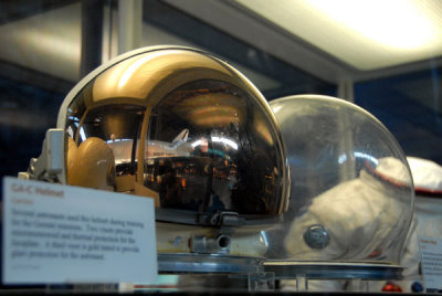 Space helmet (reflecting the Space Shuttle)