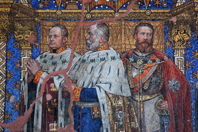 Kaiser Wilhelm I , center, with his sucessor Friedrich III who reigned 99 days in 1888, and his father Friedrich Wilhelm III