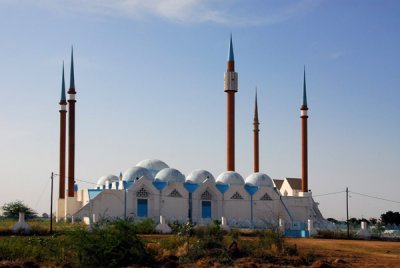 Mosque just prior to Kaolack, Senegal