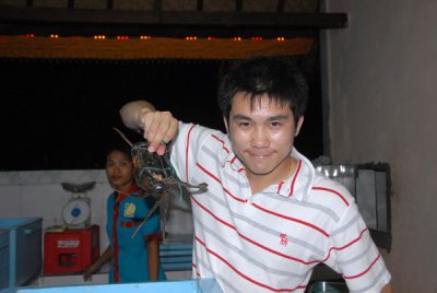 Jeng playing with food