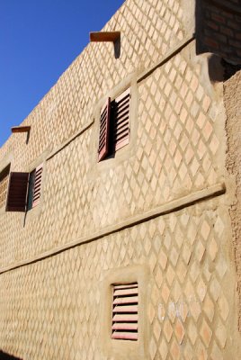 An unusual textured facade, Djenn