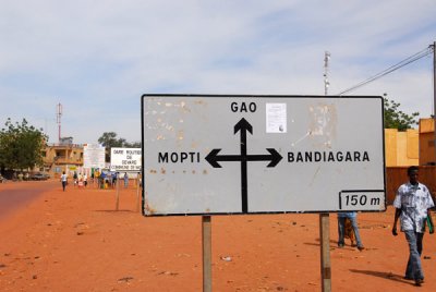 Major intersection in Svar where the Bamako-Gao road crosses the road from Mopti to Bangiagara in Dogon Country