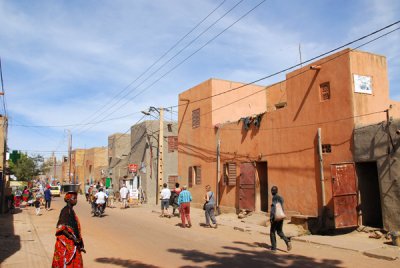 The main street of the Komoguel district, Mopti