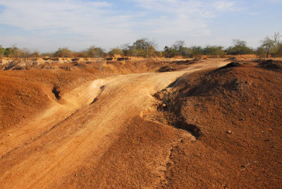 The dirt track from the ferry landing towards Manateli