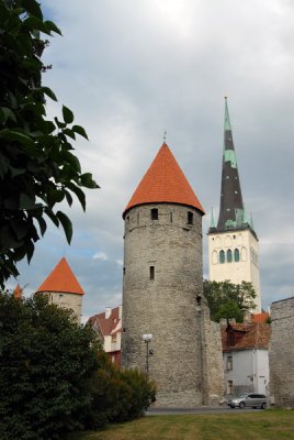 Tallinn city wall - Plate Tower & St. Olafs