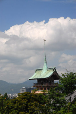 Tower behind Kodai-ji Temple