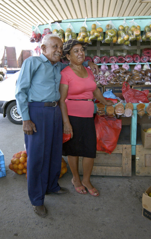 Couple sells produce