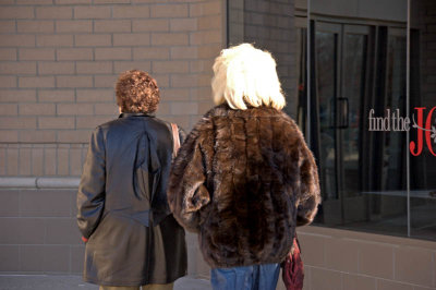 freehold mall holiday shoppers