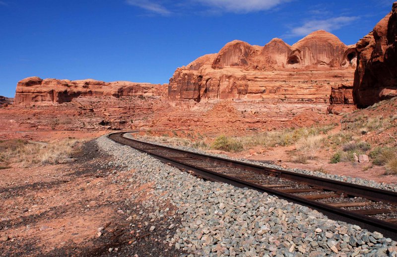 Soon after leaving the trailhead, one crosses a railroad track