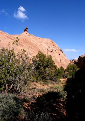 Approaching the S-curve ramp: there's the rock ornament again