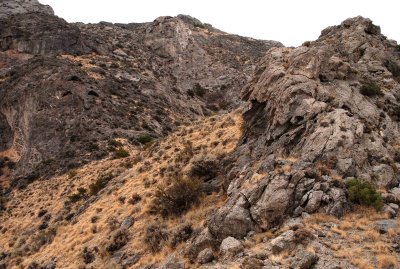 Toward the left: a possible route to the summit; on the right: a weird rock formation (see next photo)