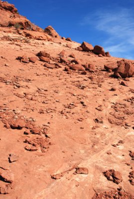 Rock litter near the far end of the formation of an earlier photo