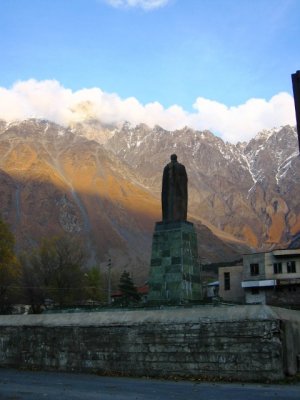 Statue of Alexander Kazbegi