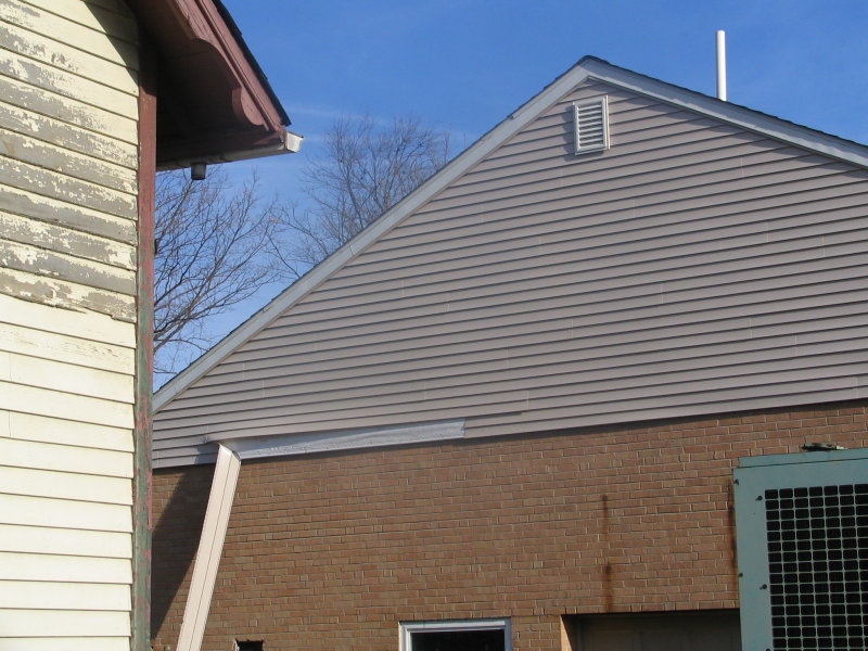 Vinyl siding repair.jpg