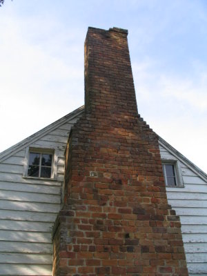 Bacons castle -slave quarters chimney.jpg
