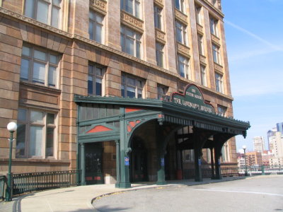 Station Square-Landmark Bldg Entrance-Pittsburg.JPG