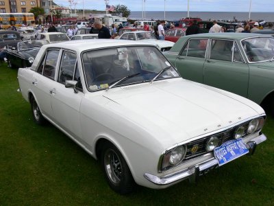 Ford Cortina mk2.