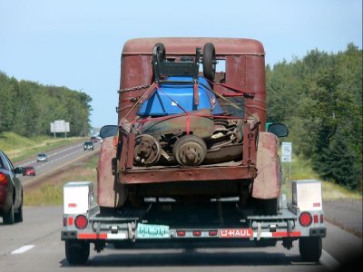 033 Old truck on a trailer