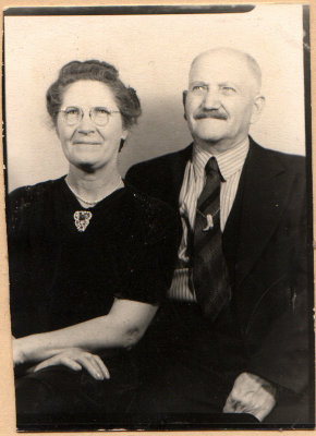 Lavonia & Will James, Sr. (?)