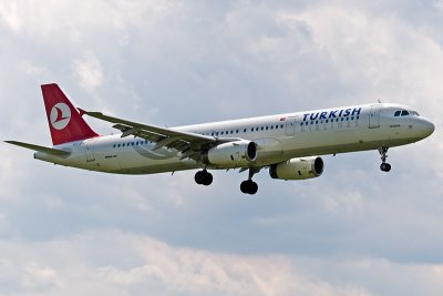Airbus A321-231 (4) Turkish Arirlines