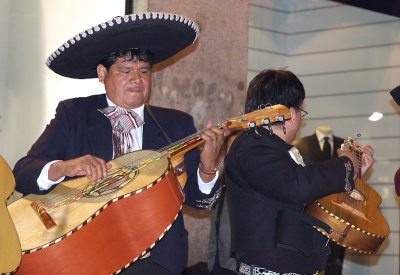 Musicians near the Plaza del Sol