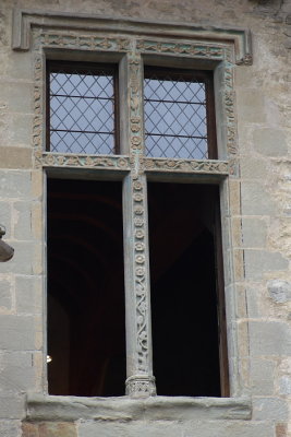 Chillon castle; Cross shaped window