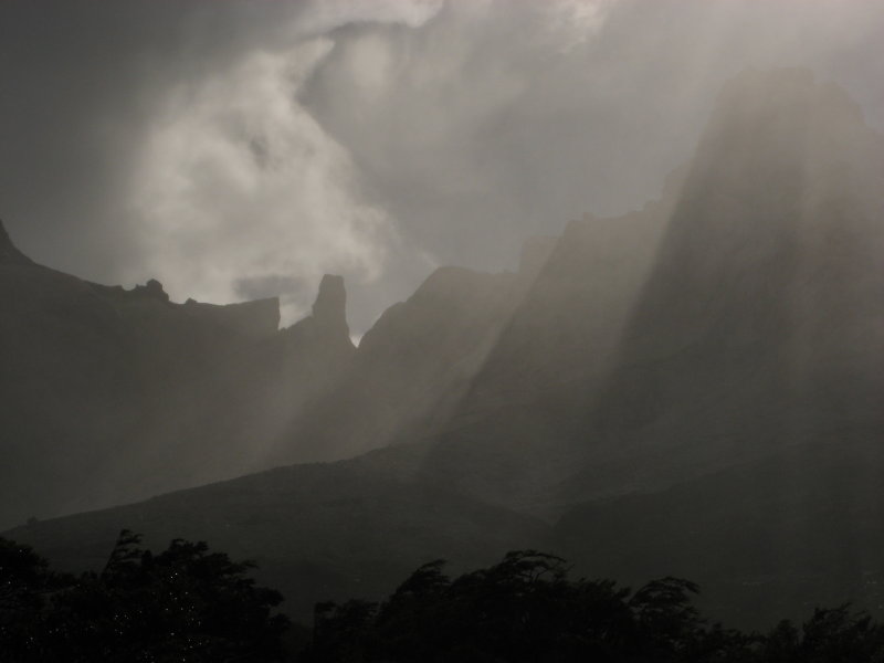 storm brewing in Valle del Frances