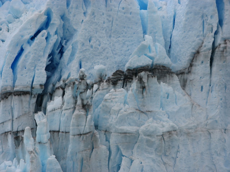striations on face of Glaciar Perito Moreno
