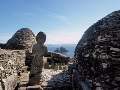 Behive Huts and little Skellig