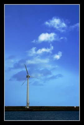 Quayside windturbine Blyth.jpg