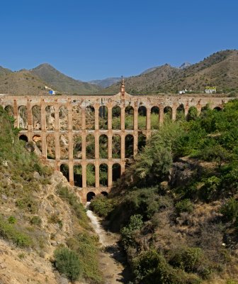 Viaduct-at-Maro.jpg