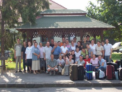 The big group poses - what a good picture!!!!
