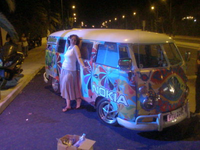 Debbie & the Nokia Hippy Van (23/7)