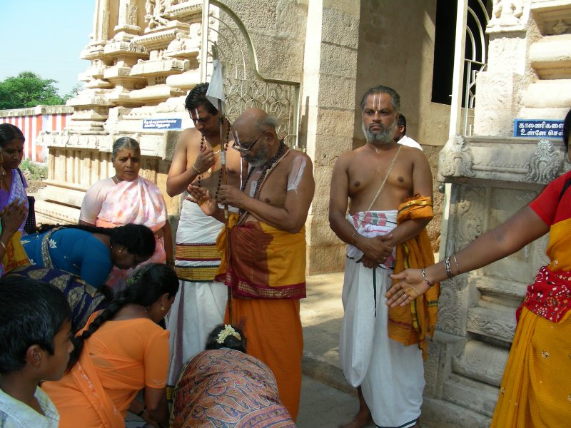 Azhvar_TN_Emperumanarjeeyar_at_Thirukkolur.JPG