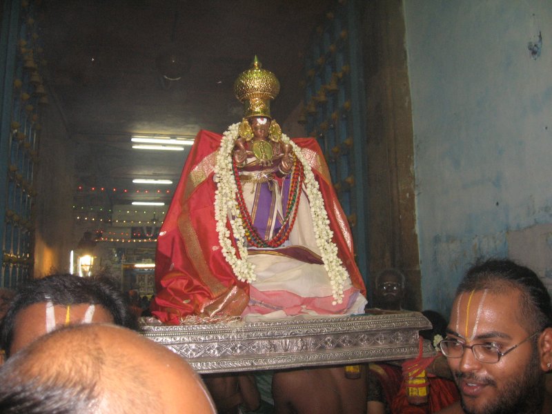 MangaLA sASanap parar PeriyAzvAr.jpg