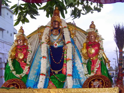 Sri Selva PiLLai and Ubhaya nAchimAr-2