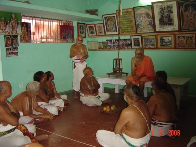 Srimadanavan svami during kalakshepam.jpg