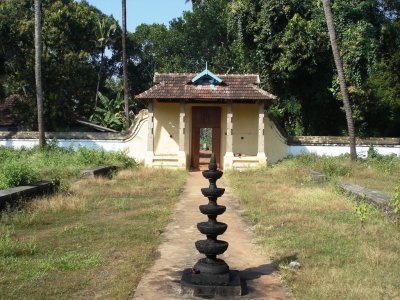  Thirumoozhikulam W.Gopuram.JPG