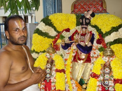 Sri Neelavarna Perumal after alankaram by Madhavan Battachar Swamy.JPG