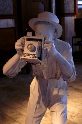 RR-Museum-Photographer-Scul.jpg