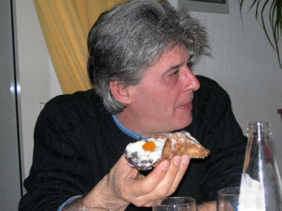 E Scarnicchia ne approfitta