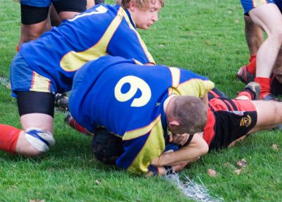 2. Wilson scoring the first try.