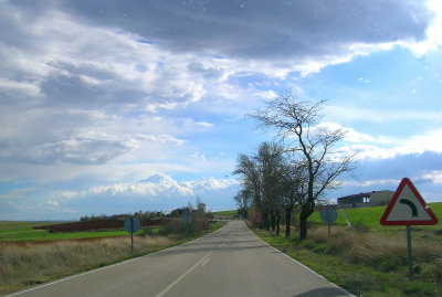 Nubes en la carretera
