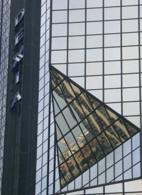 REFLET DES INVALIDES sur l'immeuble DEXIA (Quai de Grenelle)...!!!