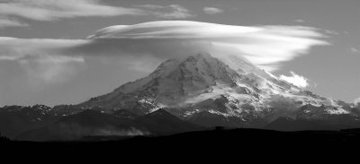 Cap clouds over Mt Rainier