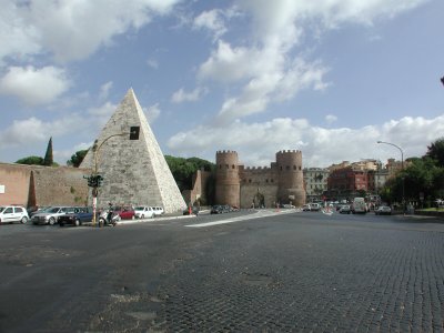 Roma's gate
